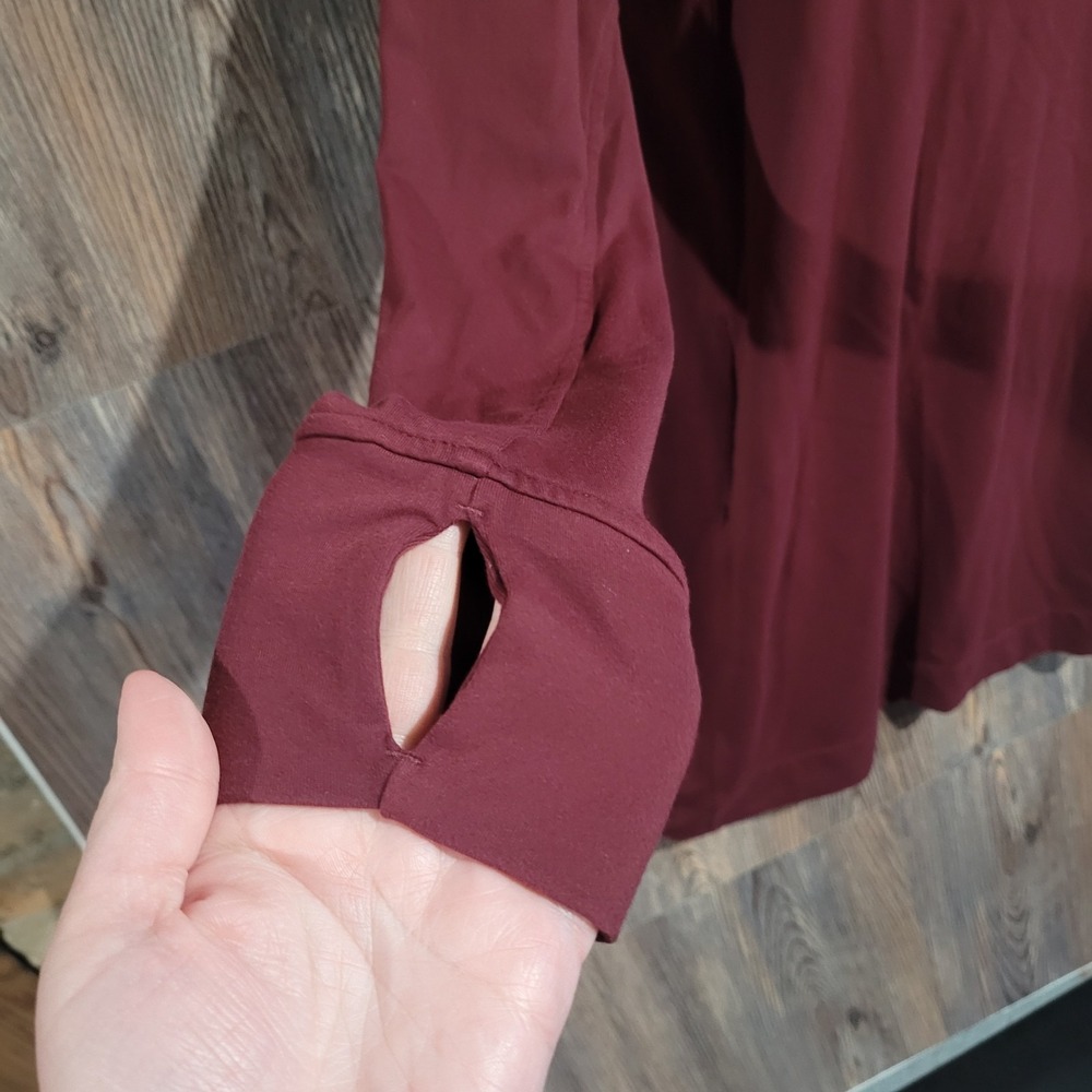Duluth Trading Hot NoGA Stretch Dress Sz M Berry Hooded Pockets Moisture Wicking - Picture 6 of 12